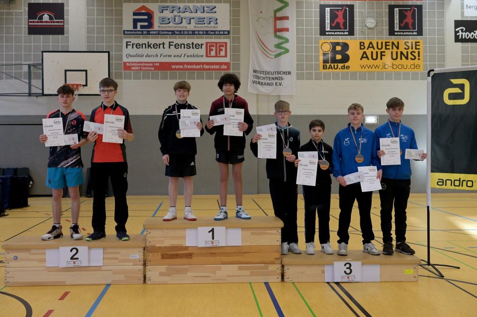 Siegerehrung Jungen Doppel. Foto: Jörg Fuhrmann